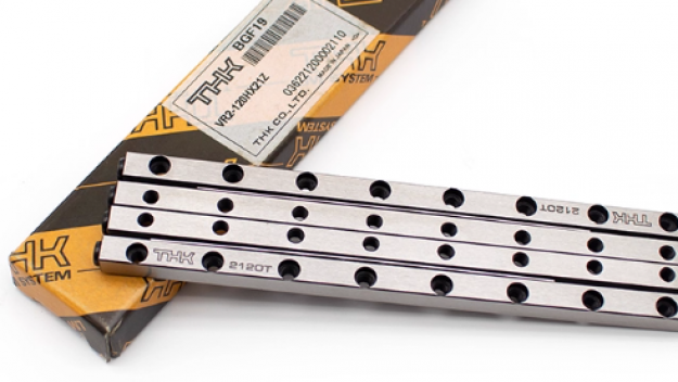 光学测试台升级：交叉滚子导轨的精度提升与成本控制